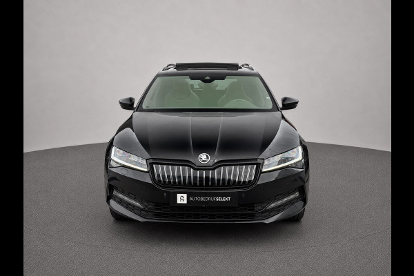 Škoda Superb Combi 1.4 TSI iV Sportline | Pano | Matrix LED | Trekhaak | Memory | ACC | Side Assist | Keyless | Dealer onderhouden