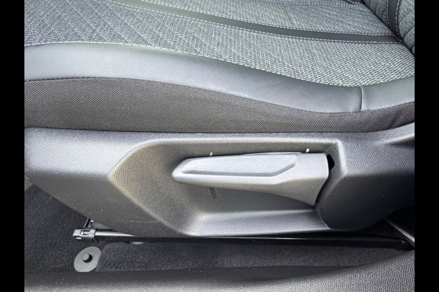 Peugeot 2008 1.2 PureTech 100 Allure, achteruitrijcamera, led verlichting, navigatie, luxe uitvoering!