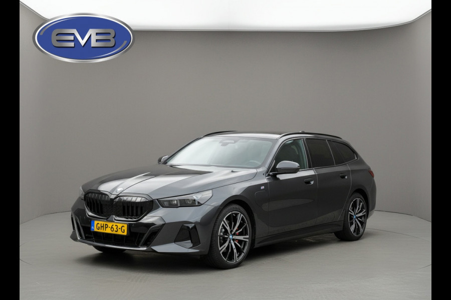 BMW 5 Serie Touring 530e, M sport PRO, ALLE OPTIES, panoramadak, electr bedienbare trekhaak,b&w, nieuwprijs € 98781,- NL auto nap