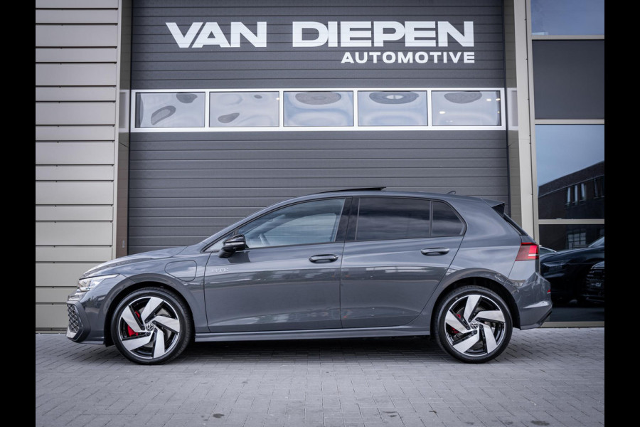 Volkswagen Golf 8.5 1.5 eHybrid GTE - Pano l HUD l 360cam l Dodehoek