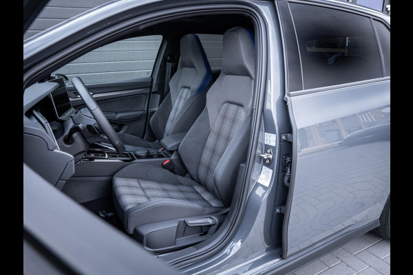 Volkswagen Golf 8.5 1.5 eHybrid GTE - Pano l HUD l 360cam l Dodehoek