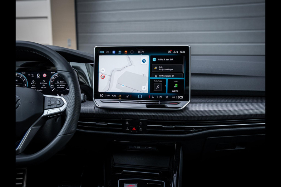 Volkswagen Golf 8.5 1.5 eHybrid GTE - Pano l HUD l 360cam l Dodehoek