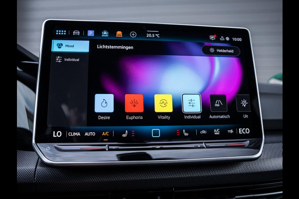 Volkswagen Golf 8.5 1.5 eHybrid GTE - Pano l HUD l 360cam l Dodehoek