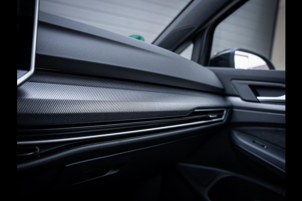 Volkswagen Golf 8.5 1.5 eHybrid GTE - Pano l HUD l 360cam l Dodehoek