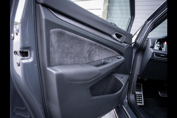 Volkswagen Golf 8.5 1.5 eHybrid GTE - Pano l HUD l 360cam l Dodehoek