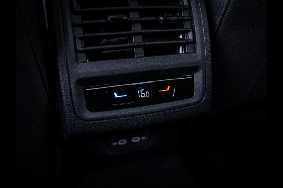 Volkswagen Golf 8.5 1.5 eHybrid GTE - Pano l HUD l 360cam l Dodehoek
