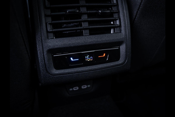Volkswagen Golf 8.5 1.5 eHybrid GTE - Pano l HUD l 360cam l Dodehoek