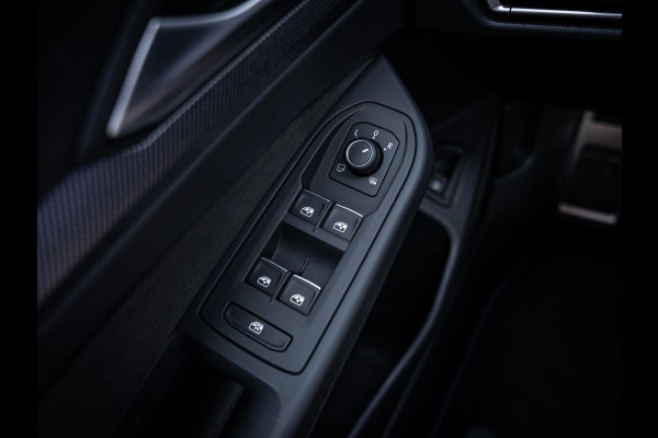Volkswagen Golf 8.5 1.5 eHybrid GTE - Pano l HUD l 360cam l Dodehoek