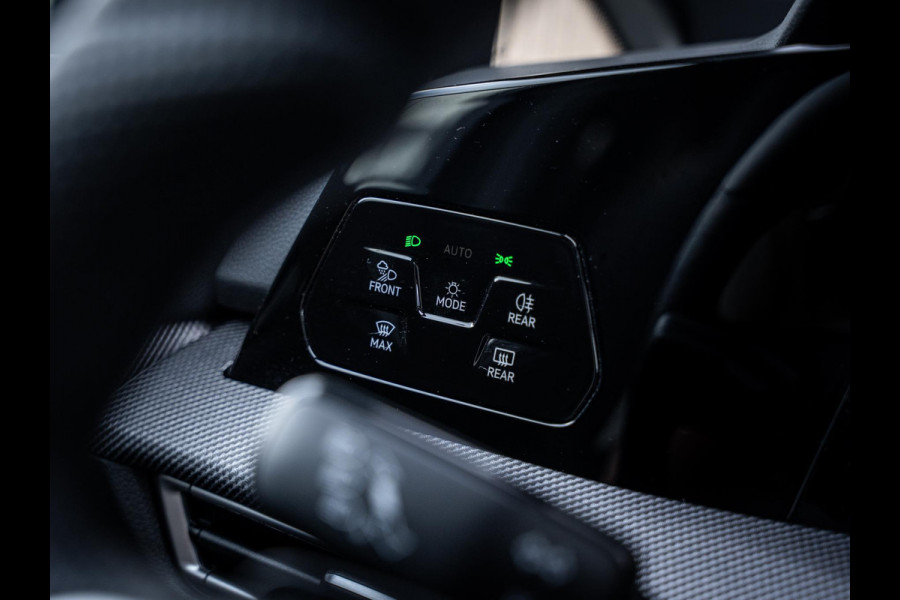 Volkswagen Golf 8.5 1.5 eHybrid GTE - Pano l HUD l 360cam l Dodehoek