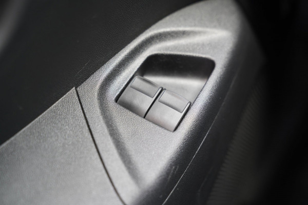 Peugeot 108 1.0 e-VTi Allure|Prijs rijklaar incl 12 mnd garantie|Navi Bluetooth Lmv