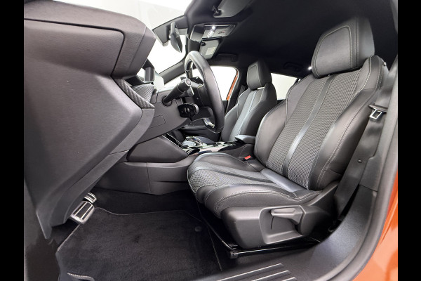 Peugeot 2008 131PK AUT-8 GT-Line 360°Camera Virtual Cockpit 3D-Navi Keyless Ecc Apple Carplay Android Auto Pdc Dodehoekbewaking Regen-Lichtsensor Cruise Control DAB+ Privacy Glas Lmv Led Isofix Lane Assist Bluetooth Dealeronderhouden Origineel Nederlandse Auto