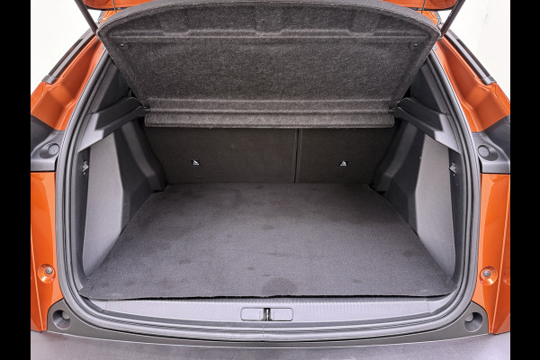 Peugeot 2008 131PK AUT-8 GT-Line 360°Camera Virtual Cockpit 3D-Navi Keyless Ecc Apple Carplay Android Auto Pdc Dodehoekbewaking Regen-Lichtsensor Cruise Control DAB+ Privacy Glas Lmv Led Isofix Lane Assist Bluetooth Dealeronderhouden Origineel Nederlandse Auto