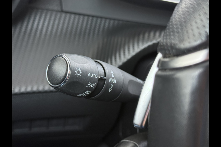 Peugeot 2008 131PK AUT-8 GT-Line 360°Camera Virtual Cockpit 3D-Navi Keyless Ecc Apple Carplay Android Auto Pdc Dodehoekbewaking Regen-Lichtsensor Cruise Control DAB+ Privacy Glas Lmv Led Isofix Lane Assist Bluetooth Dealeronderhouden Origineel Nederlandse Auto