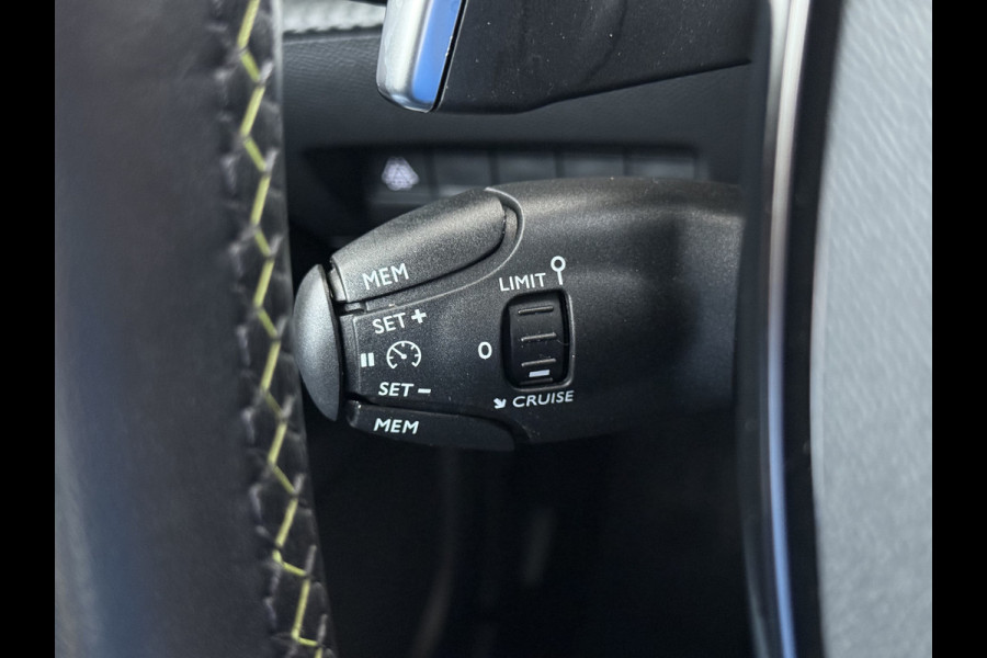 Peugeot 2008 131PK AUT-8 GT-Line 360°Camera Virtual Cockpit 3D-Navi Keyless Ecc Apple Carplay Android Auto Pdc Dodehoekbewaking Regen-Lichtsensor Cruise Control DAB+ Privacy Glas Lmv Led Isofix Lane Assist Bluetooth Dealeronderhouden Origineel Nederlandse Auto