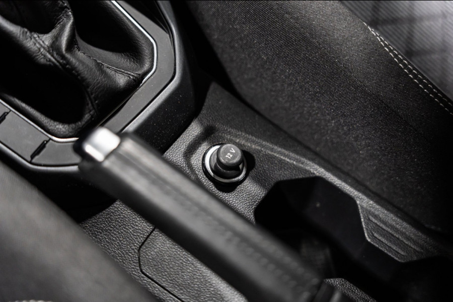 Volkswagen Taigo 1.0 TSI R-Line DSG IQ PANO CAMERA