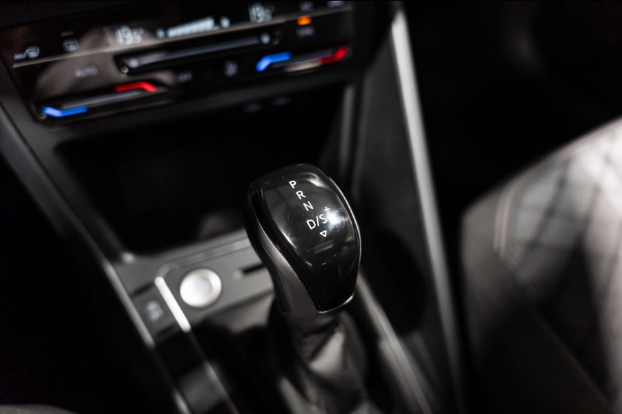 Volkswagen Taigo 1.0 TSI R-Line DSG IQ PANO CAMERA