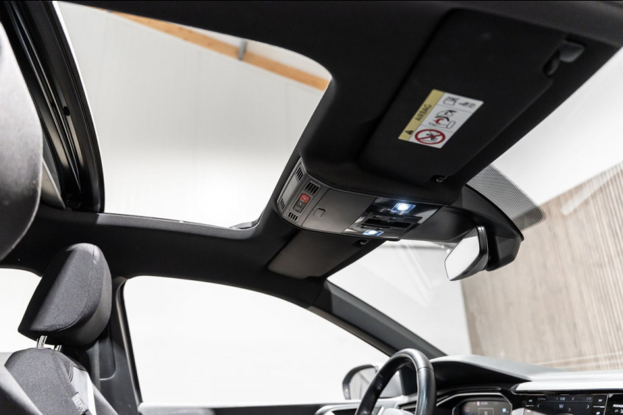 Volkswagen Taigo 1.0 TSI R-Line DSG IQ PANO CAMERA