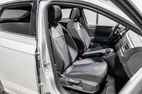 Volkswagen Taigo 1.0 TSI R-Line DSG IQ PANO CAMERA