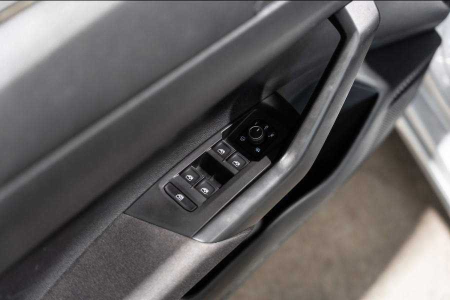 Volkswagen Taigo 1.0 TSI R-Line DSG IQ PANO CAMERA