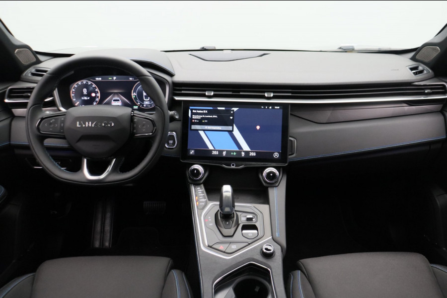 Lynk & Co 01 1.5 261PK Plug-in Hybrid *Origineel NL* Zwarte hemel 360 Camera Pano/dak Apple/Carplay Adaptive/Cruise