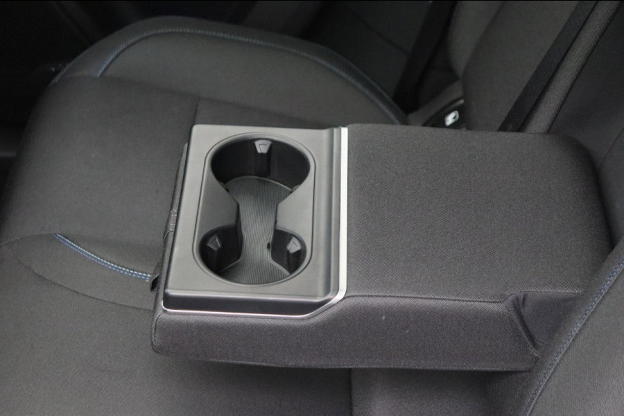 Lynk & Co 01 1.5 261PK Plug-in Hybrid *Origineel NL* Zwarte hemel 360 Camera Pano/dak Apple/Carplay Adaptive/Cruise
