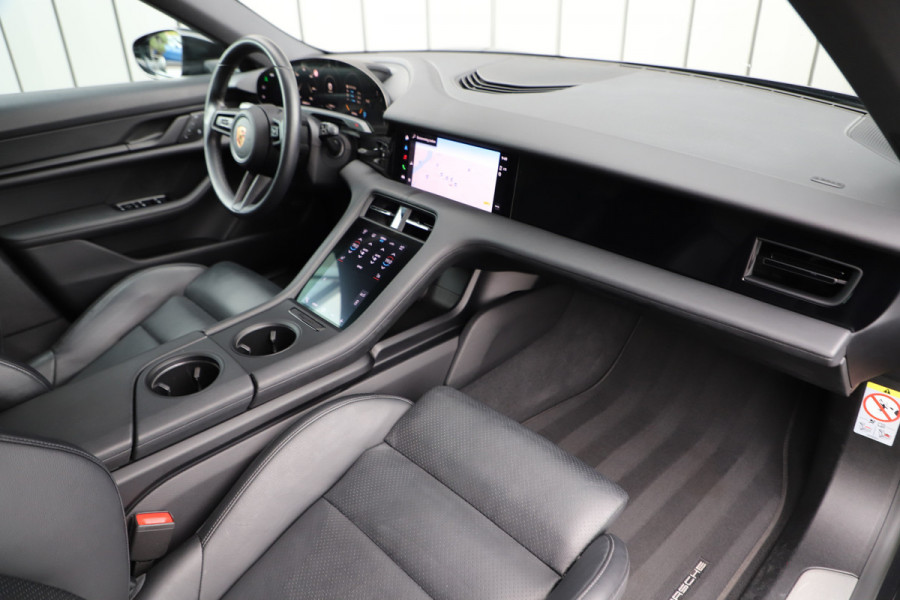 Porsche Taycan Cross Turismo 4 93kWh | 380PK | Panoramadak | Keyless-go | Sfeerverlichting | Bose audio | Matrix-led | 16-weg memory stoelen | 2022.