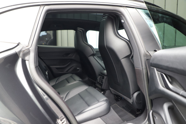 Porsche Taycan Cross Turismo 4 93kWh | 380PK | Panoramadak | Keyless-go | Sfeerverlichting | Bose audio | Matrix-led | 16-weg memory stoelen | 2022.