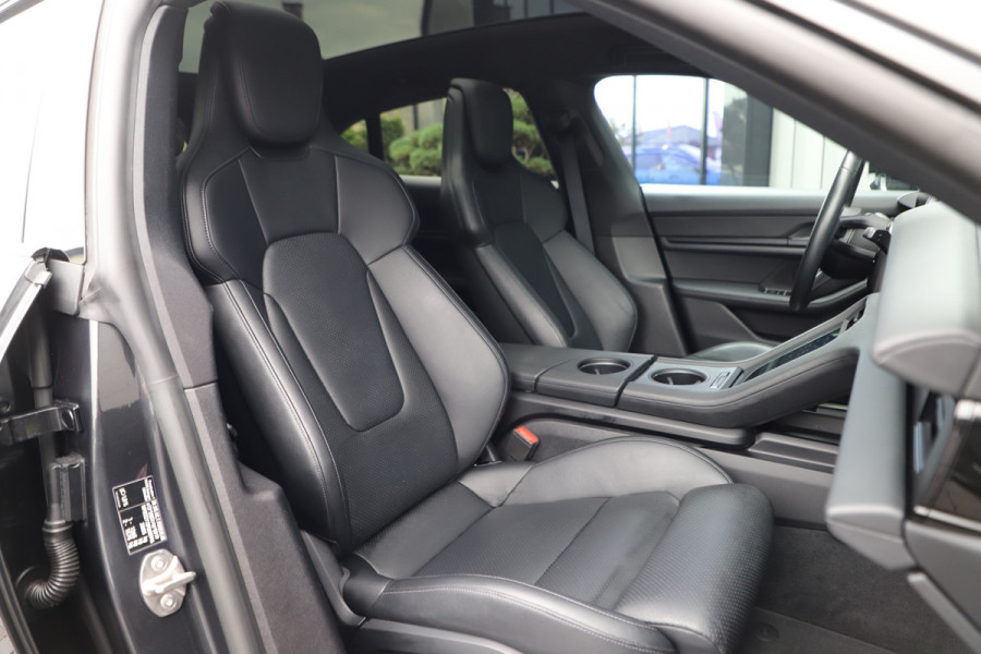 Porsche Taycan Cross Turismo 4 93kWh | 380PK | Panoramadak | Keyless-go | Sfeerverlichting | Bose audio | Matrix-led | 16-weg memory stoelen | 2022.