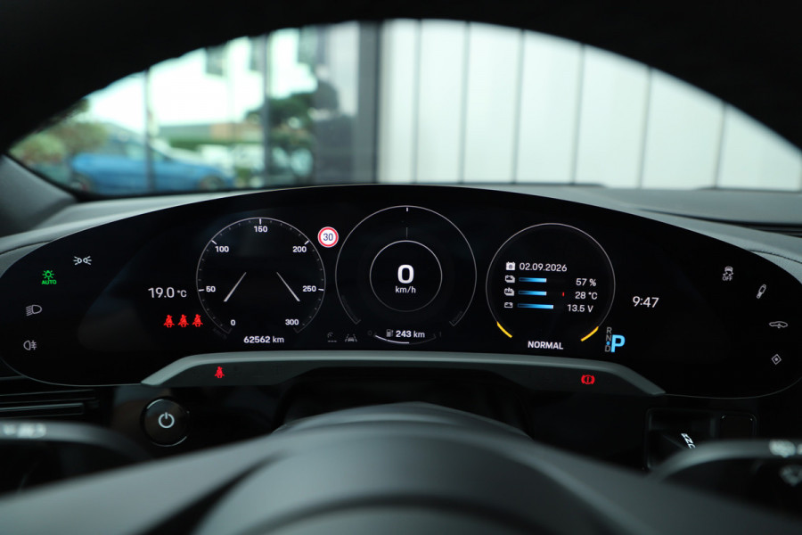 Porsche Taycan Cross Turismo 4 93kWh | 380PK | Panoramadak | Keyless-go | Sfeerverlichting | Bose audio | Matrix-led | 16-weg memory stoelen | 2022.