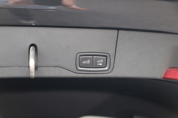 Porsche Taycan Cross Turismo 4 93kWh | 380PK | Panoramadak | Keyless-go | Sfeerverlichting | Bose audio | Matrix-led | 16-weg memory stoelen | 2022.