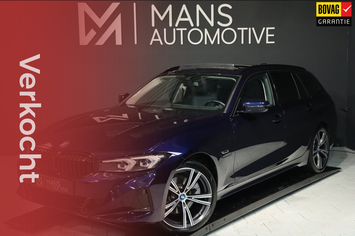 BMW 3 Serie Touring 320e / PANODAK / KEYLESS / CAMERA / CARPLAY / ELEK TREKHAAK / STOELVERW