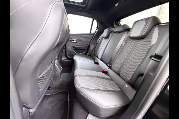 Peugeot e-208 EV GT350 SOH 98% Panoramadak Virtual Cockpit 360°Camera Keyless 3D-Navi Ecc Apple Carplay Android Auto Pdc Sensor dodehoek Regen-Lichtsensor Cruise Control Lmv Privacy Glas Isofix Led DAB Bluetooth 1e Eigenaar Dealeronderhouden Origineel Nederlandse Auto