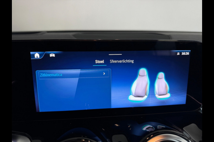Mercedes-Benz Glb 180 Star Edition AMG Line Plus Pano|Sfeer|Blindspot|360 Camera