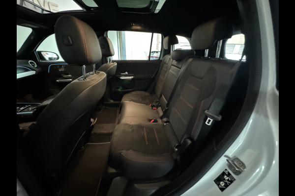 Mercedes-Benz Glb 180 Star Edition AMG Line Plus Pano|Sfeer|Blindspot|360 Camera
