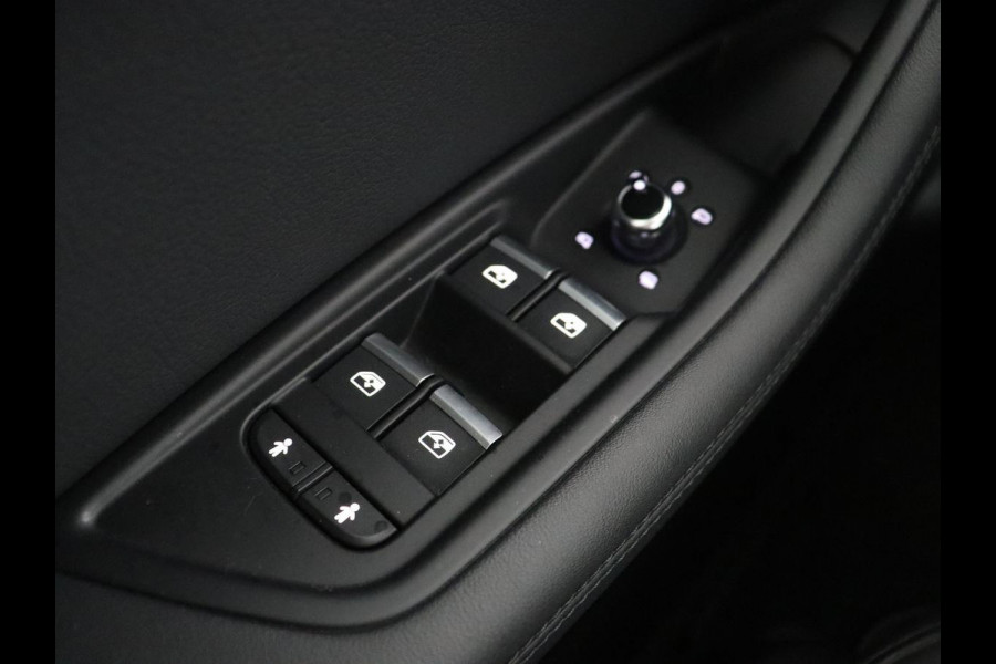 Audi A4 Allroad Quattro 2.0 TFSI MHEV Edition Allroad Quattro | Panoramadak | Leder | Trekhaak | Virtual Dashboard | Camera | Climate control | Stoelverwarming | Full LED | Cruise control |