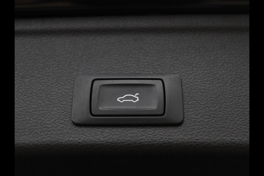 Audi A4 Allroad Quattro 2.0 TFSI MHEV Edition Allroad Quattro | Panoramadak | Leder | Trekhaak | Virtual Dashboard | Camera | Climate control | Stoelverwarming | Full LED | Cruise control |