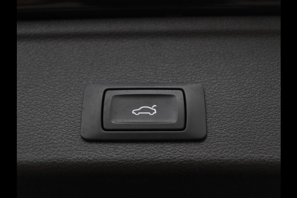 Audi A4 Allroad Quattro 2.0 TFSI MHEV Edition Allroad Quattro | Panoramadak | Leder | Trekhaak | Virtual Dashboard | Camera | Climate control | Stoelverwarming | Full LED | Cruise control |