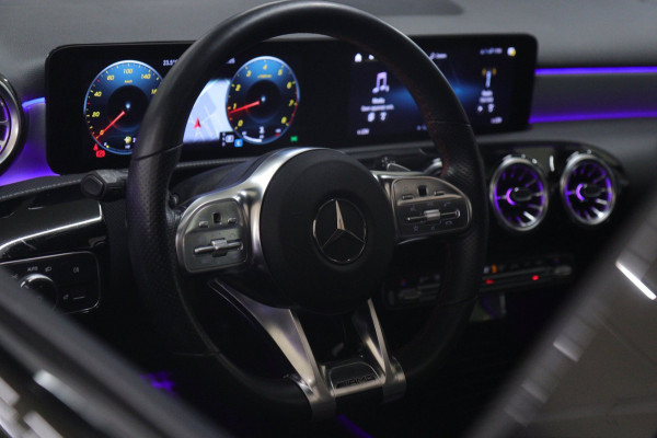 Mercedes-Benz A-Klasse 200 AMG /PANO/MEMORY/KEYLESS/SFEER/CAMERA/BOMVOL