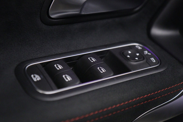 Mercedes-Benz A-Klasse 200 AMG /PANO/MEMORY/KEYLESS/SFEER/CAMERA/BOMVOL