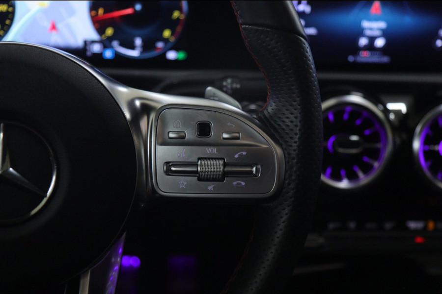 Mercedes-Benz A-Klasse 200 AMG /PANO/MEMORY/KEYLESS/SFEER/CAMERA/BOMVOL