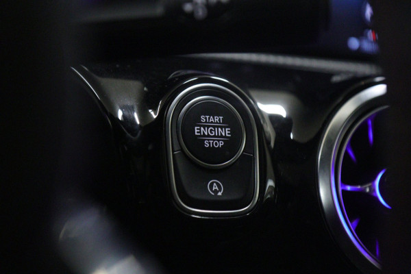 Mercedes-Benz A-Klasse 200 AMG /PANO/MEMORY/KEYLESS/SFEER/CAMERA/BOMVOL