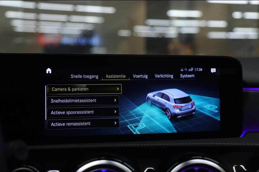 Mercedes-Benz A-Klasse 200 AMG /PANO/MEMORY/KEYLESS/SFEER/CAMERA/BOMVOL