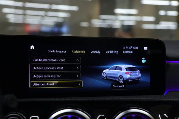 Mercedes-Benz A-Klasse 200 AMG /PANO/MEMORY/KEYLESS/SFEER/CAMERA/BOMVOL
