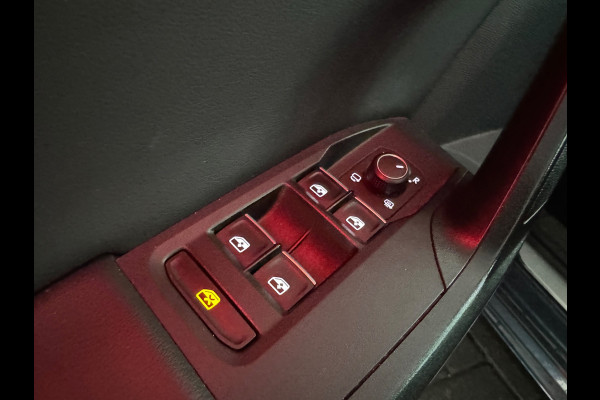 Seat Leon 1.5 eTSI FR BTW| Pano|Stoelverwarming|BlindSpot|Stuurver
