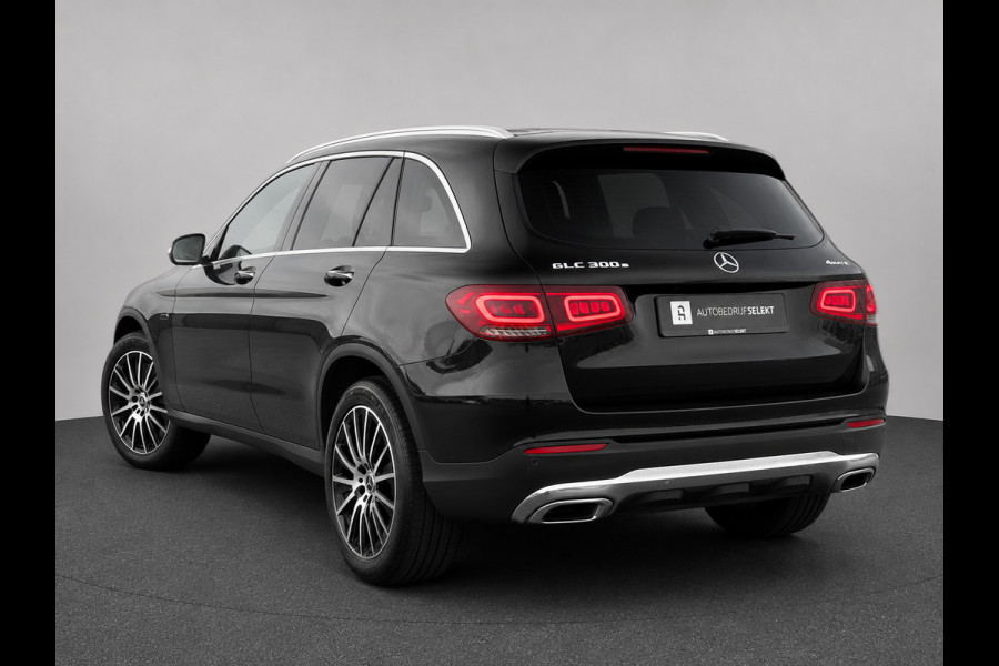 Mercedes-Benz GLC 300e 4MATIC AMG | Multibeam | Virtual | 360 | Sfeerverlichting | Dealer onderhouden | Dodehoek