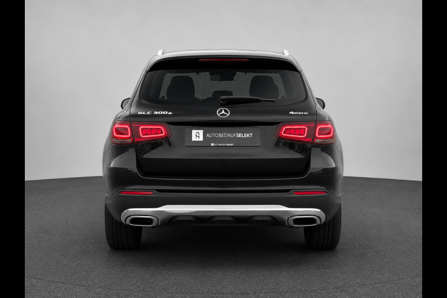 Mercedes-Benz GLC 300e 4MATIC AMG | Multibeam | Virtual | 360 | Sfeerverlichting | Dealer onderhouden | Dodehoek