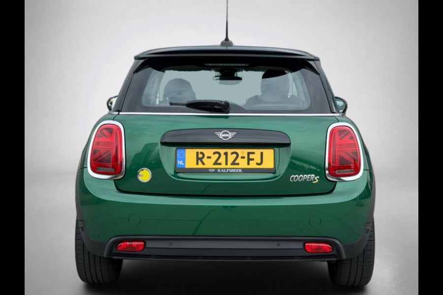 MINI Electric Camden Edition 33 kWh (NL-auto, 1e Eig, Dealer OndH, Carplay, StoelV, PDC, Navi, Climate Con, Cruise Con, Etc)