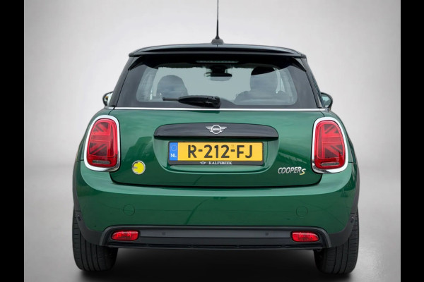 MINI Electric Camden Edition 33 kWh (NL-auto, 1e Eig, Dealer OndH, Carplay, StoelV, PDC, Navi, Climate Con, Cruise Con, Etc)