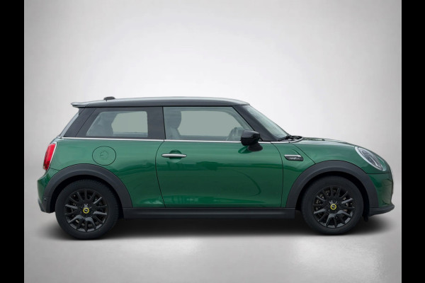 MINI Electric Camden Edition 33 kWh (NL-auto, 1e Eig, Dealer OndH, Carplay, StoelV, PDC, Navi, Climate Con, Cruise Con, Etc)