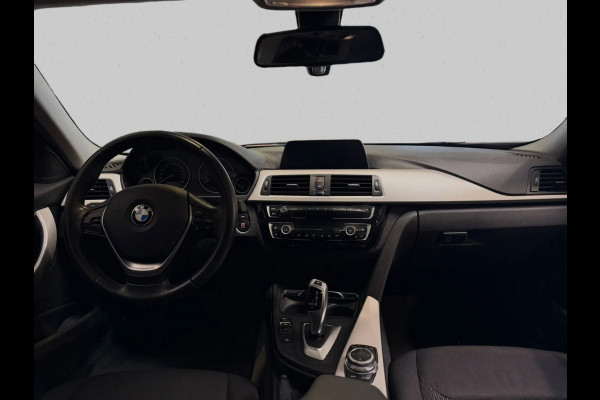 BMW 3 Serie Touring 318i Edition Sport High Executive(Goed OndH, Panoramadak, Trekhaak, StoelV, Navi, Climate Con, Cruise Con,Etc)